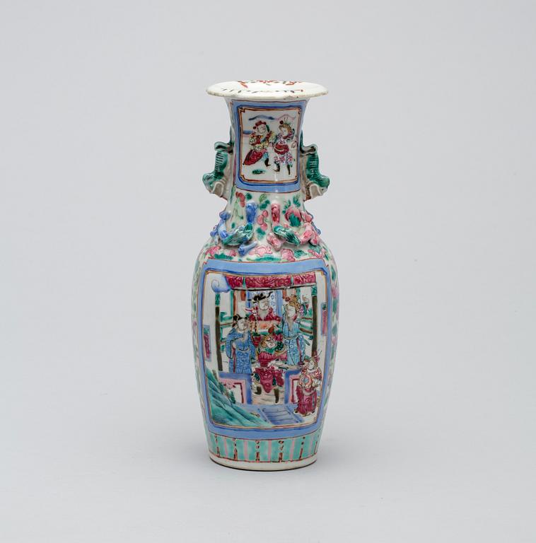 VAS, porslin, 1800-talets andra hälft.