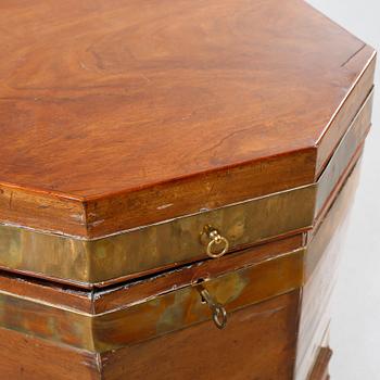A George III wine cooler from the 19th century.