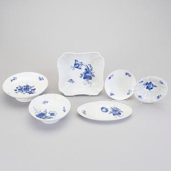 MATSERVIS, 116 delar, porslin, "Blå blomst", Royal Copenhagen.