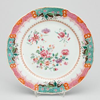 TALLRIKAR, 11 st,  Kina, mestadels Qianlong (1736-95).