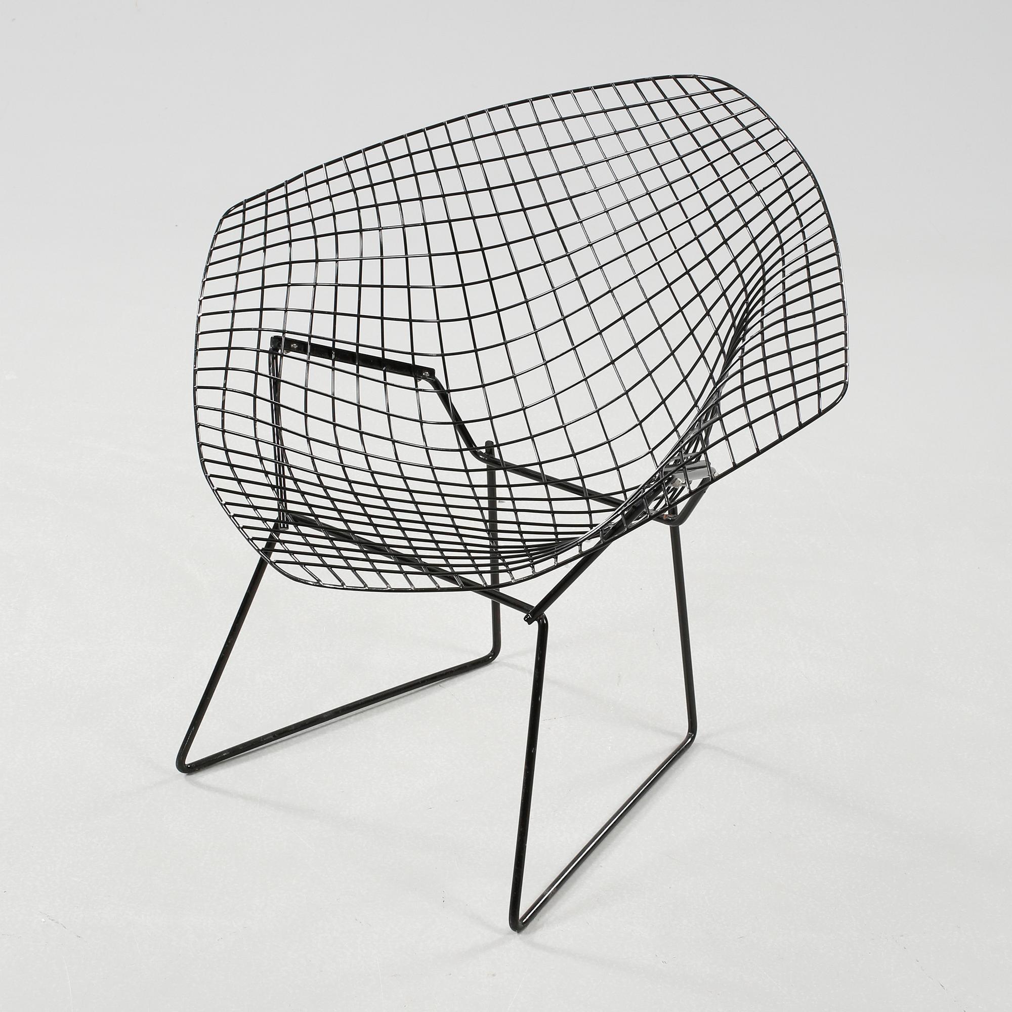 A chair model Diamond Chair, designed by Harry Bertoia in the second half of the 20th century.