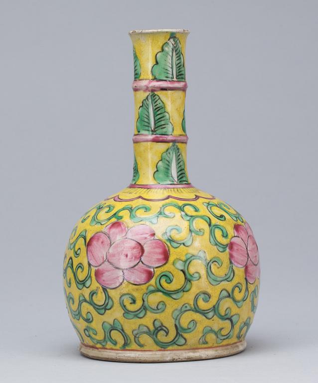 VAS, porslin, Kina, 18/1900-tal.