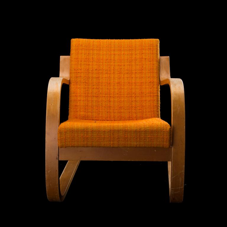 ALVAR AALTO, FÅTÖLJER, ETT PAR. NR 34/402. Tillverkad för Artek av Oy Huonekalu- ja Rakennustyötehdas Ab, Åbo. 1950-tal.