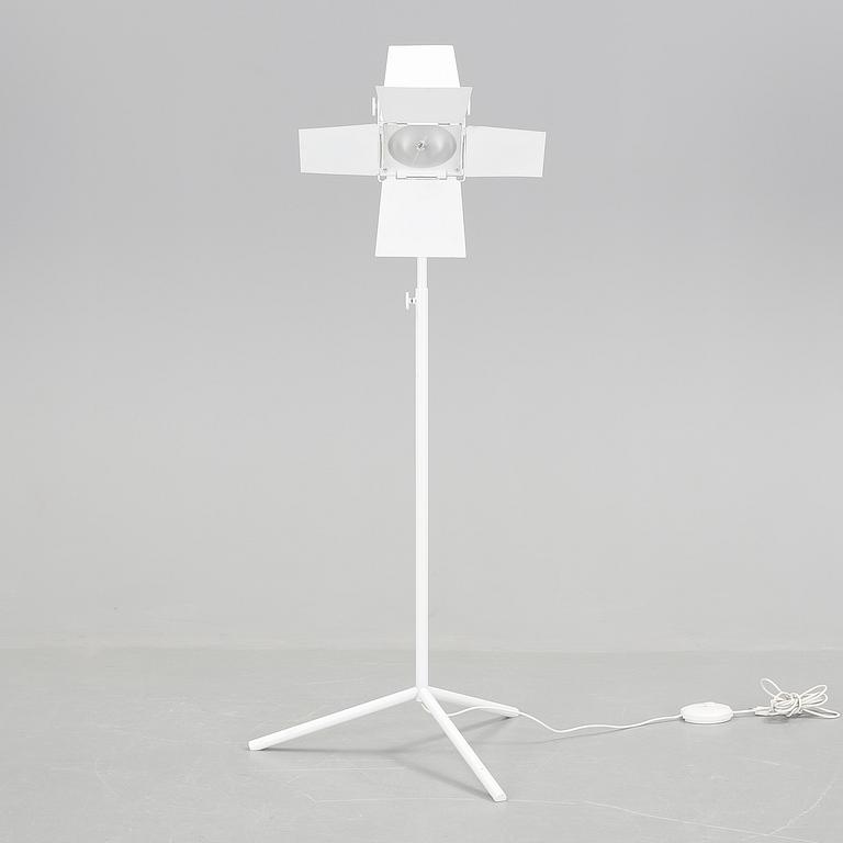 GOLVLAMPA, "Foto", Thomas Bernstrand and Mattias Ståhlbom för Zero.