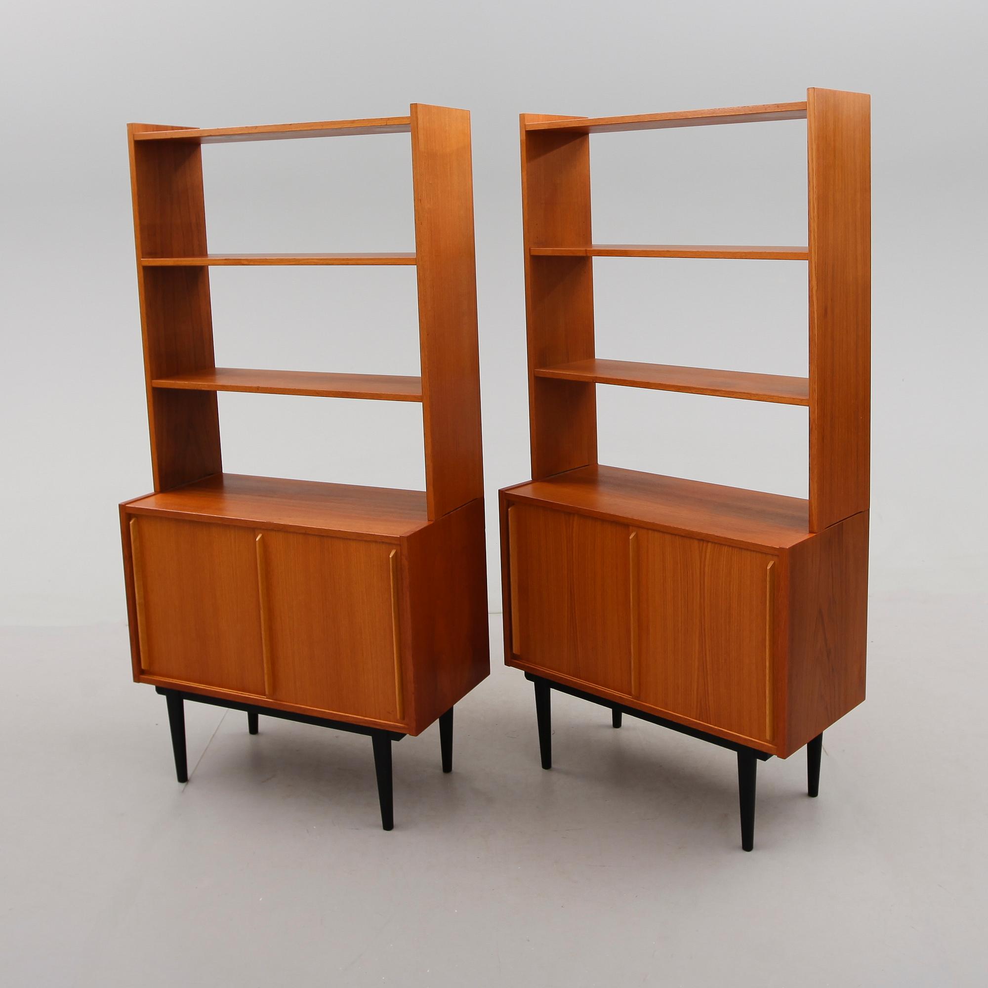 BOKHYLLOR, 1 par, 1900-talets andra hälft.