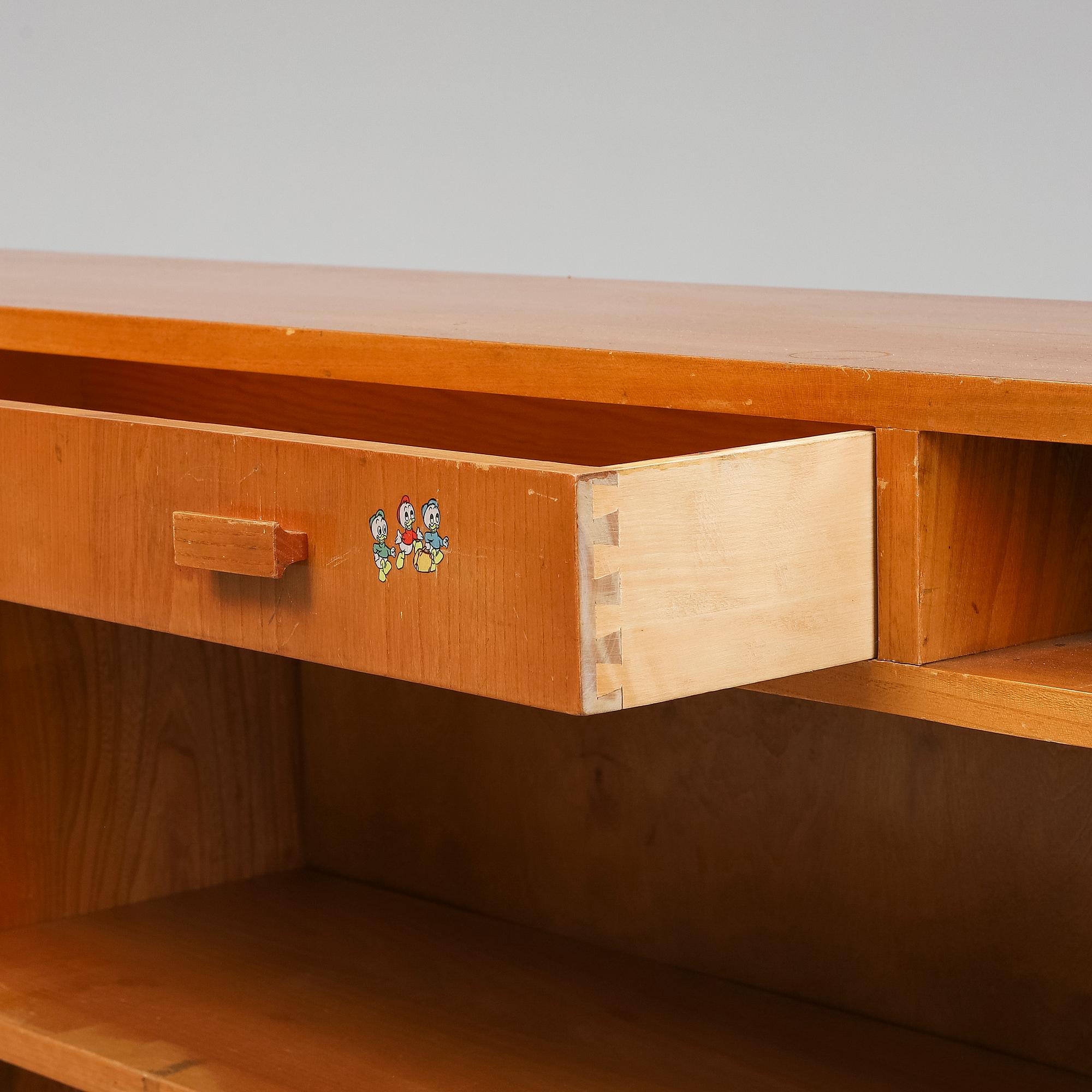 BOKHYLLA, 1900-talets första hälft.