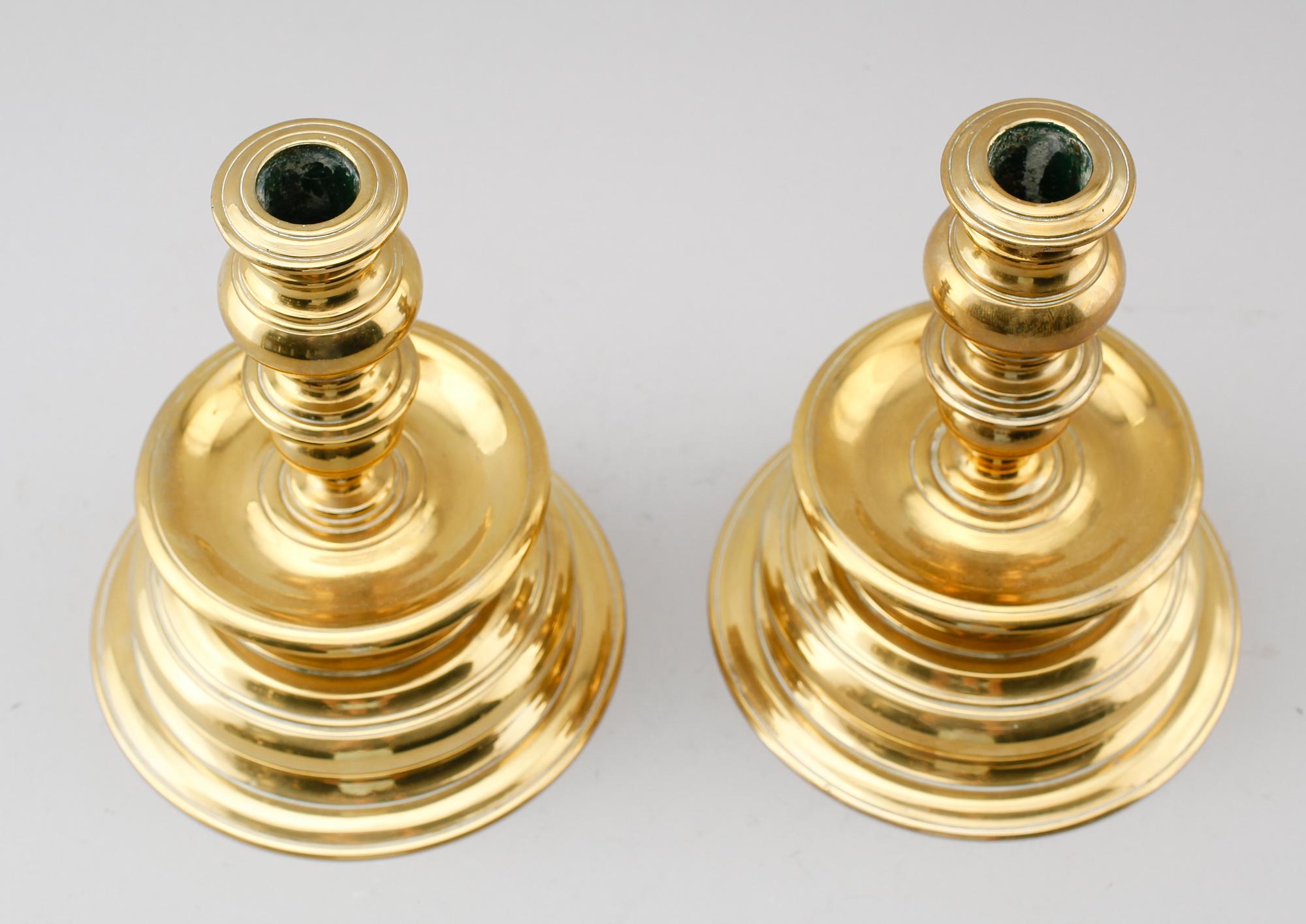 LJUSSTAKAR, 1 par, mässing, barockstil, 1900-tal.