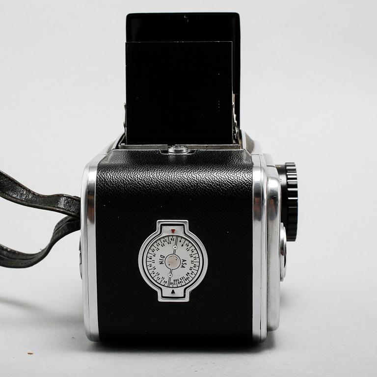 A camera from Hasselblad, model 1000F, 1950s.
