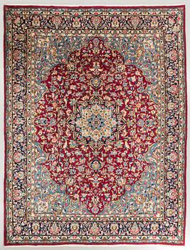 A semiantique Kerman carpet ca 396 x 301 cm.