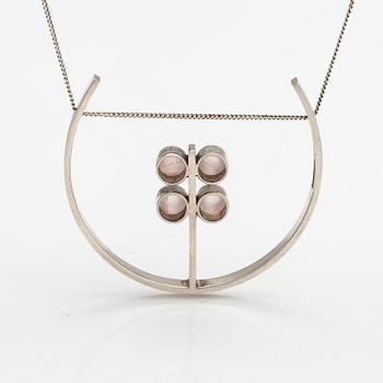 Elis Kauppi, Kulakoru, hopeaa ja savikvartsi. Kupittaan kulta, Turku 1959.