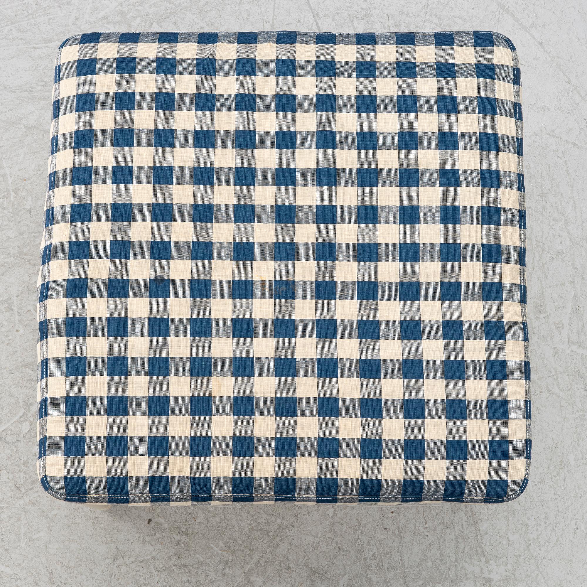Fotpall, "Medevi Brunn", ur IKEAs 1700-talsserie, 1990-tal.