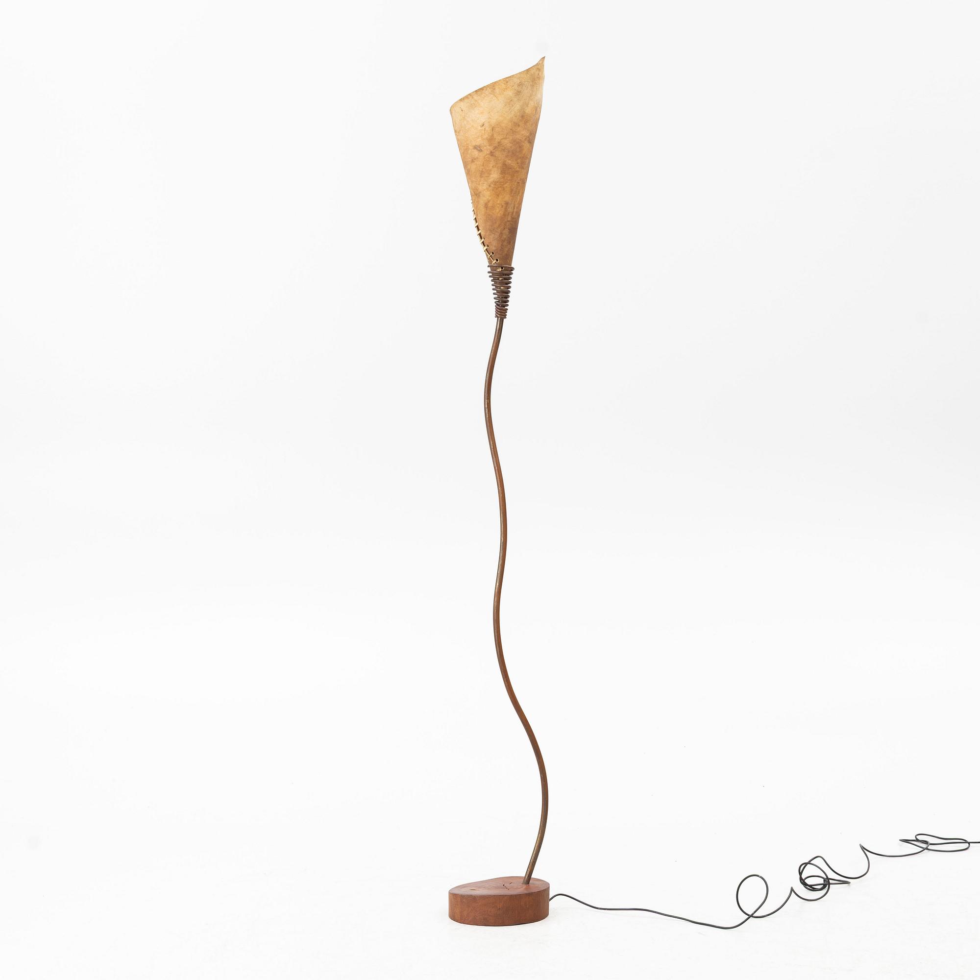 Contemporary floor lamp.