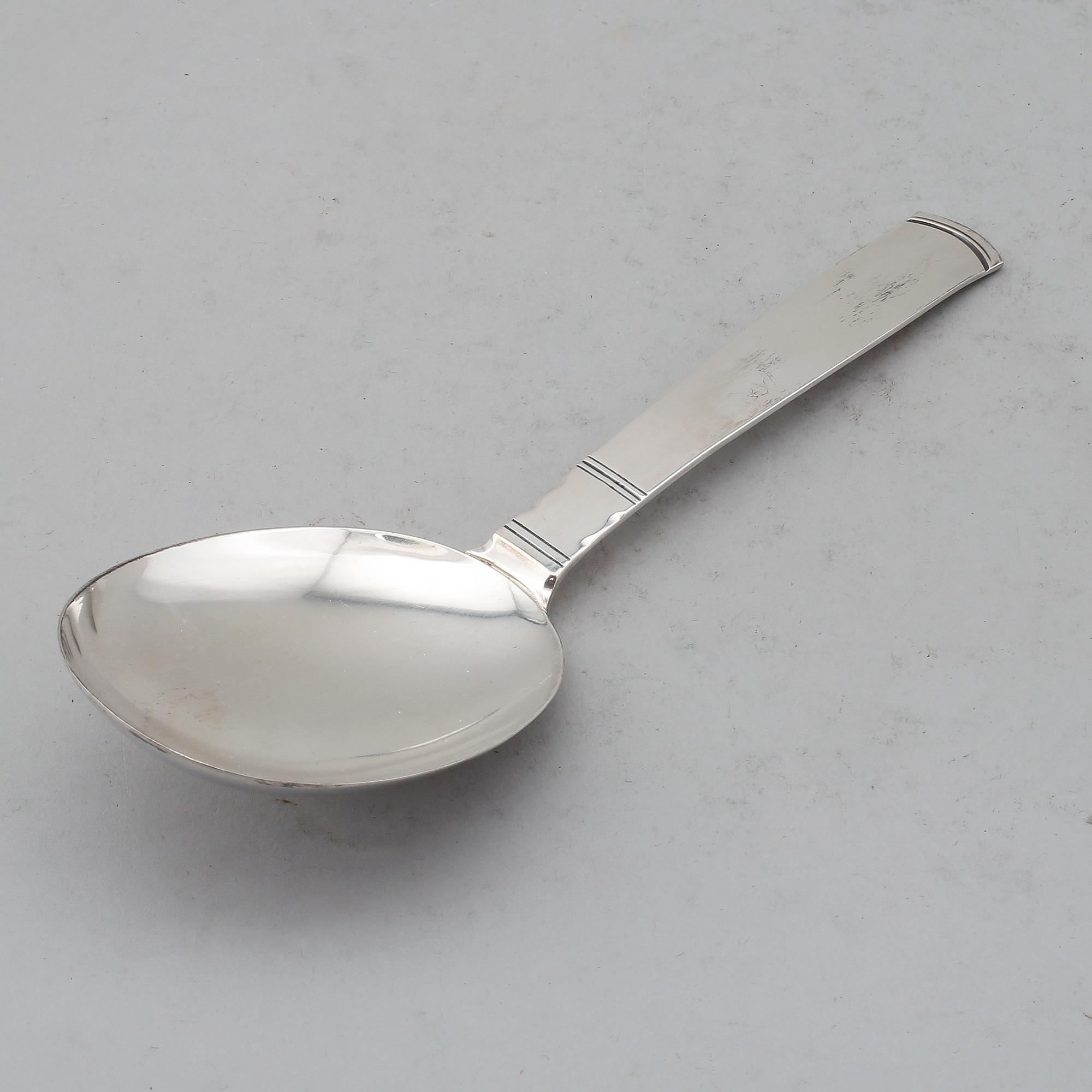 MINNESSKED, silver, Jacob Ängman, 1976. Vikt ca 102 gram.