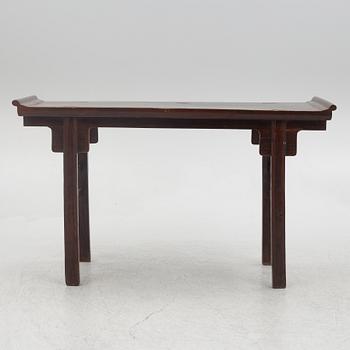 A Chinese altar table, late Qing dynasty / 20th century.