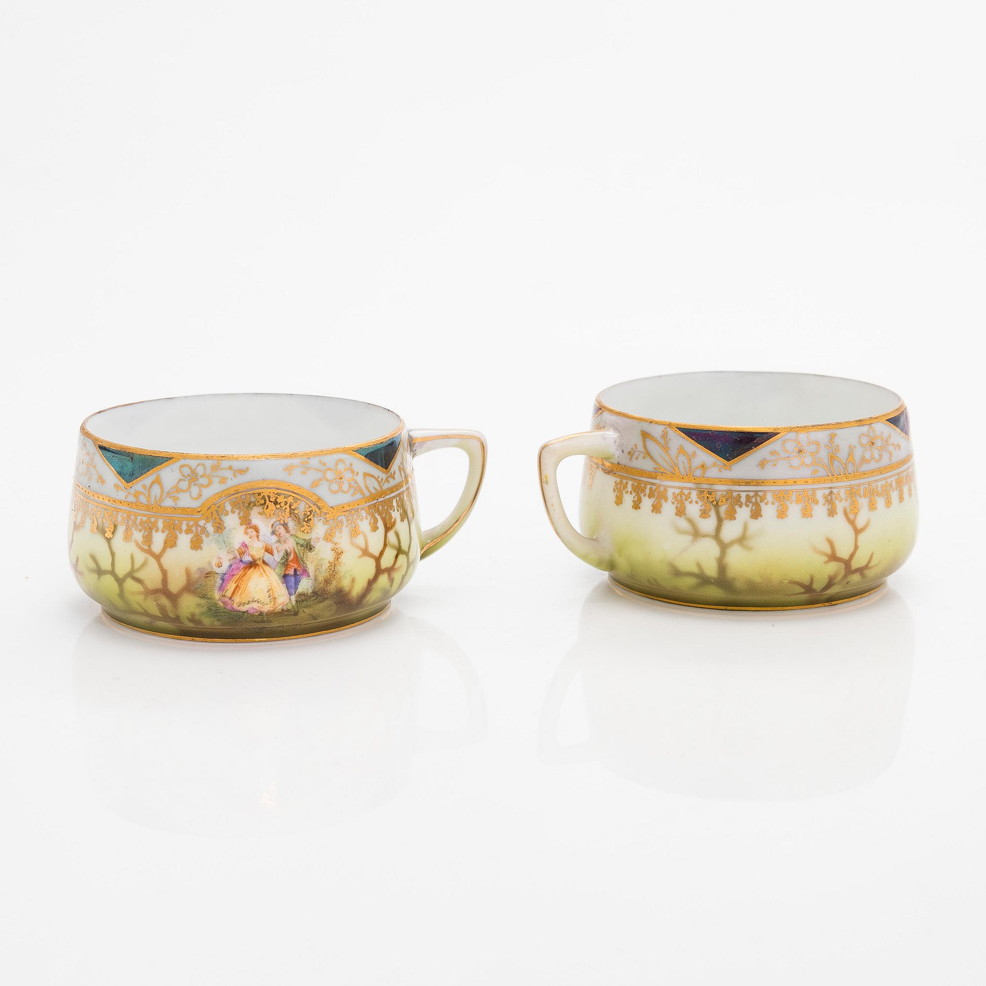 Kuznetsov, mokkakuppeja lautasineen, 12 kpl, posliinia, Venäjä 1891-1917.