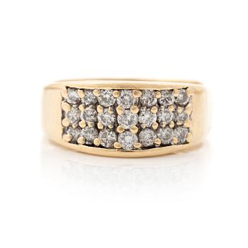Ring, 18K white gold with brilliant-cut diamonds.