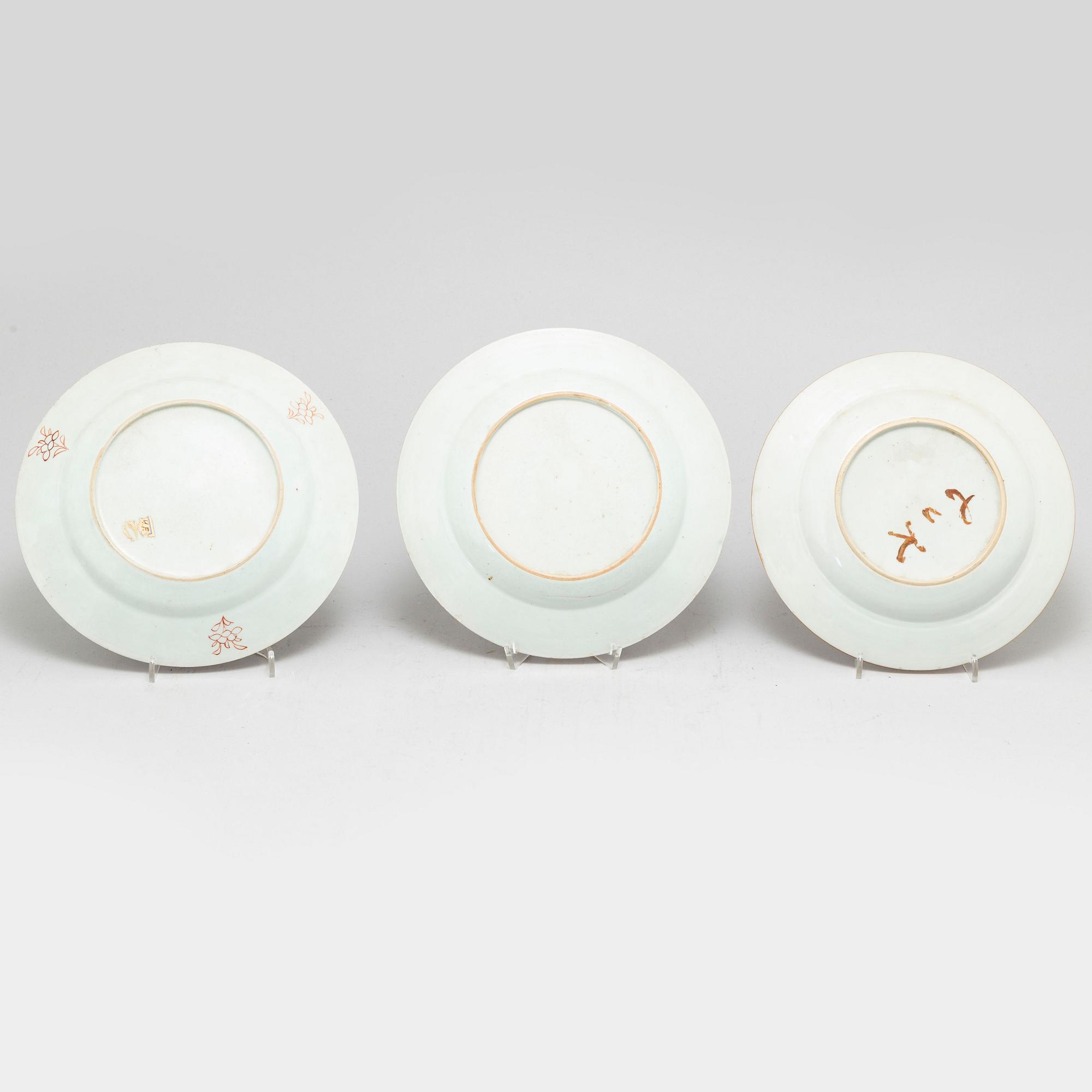 Five export porcelain plates, Qing dynasty, Qianlong (1736-95).