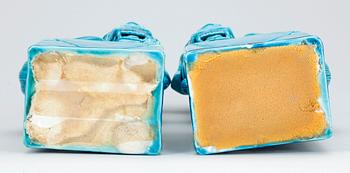 FOHUNDAR, ett par, porslin, Kina, 1900-talets andra hälft.