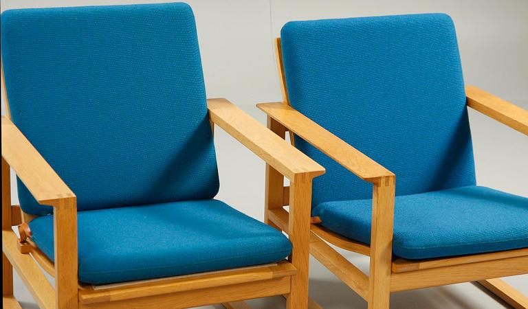 FÅTÖLJER, ett par, "Slädestolen" , modell 2256, Börge Mogensen, Danmark.