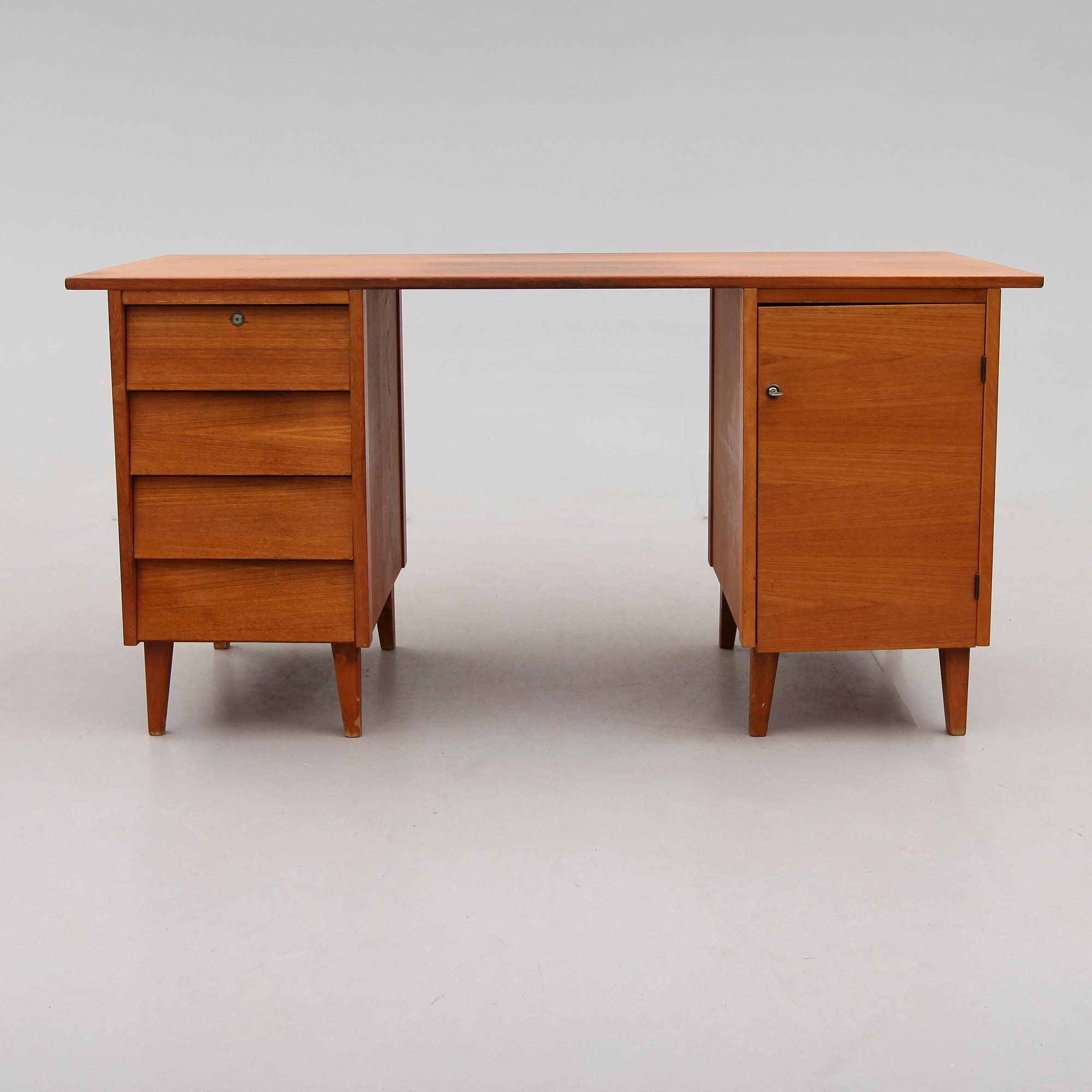 SKRIVBORD, 1900-talets andra hälft.