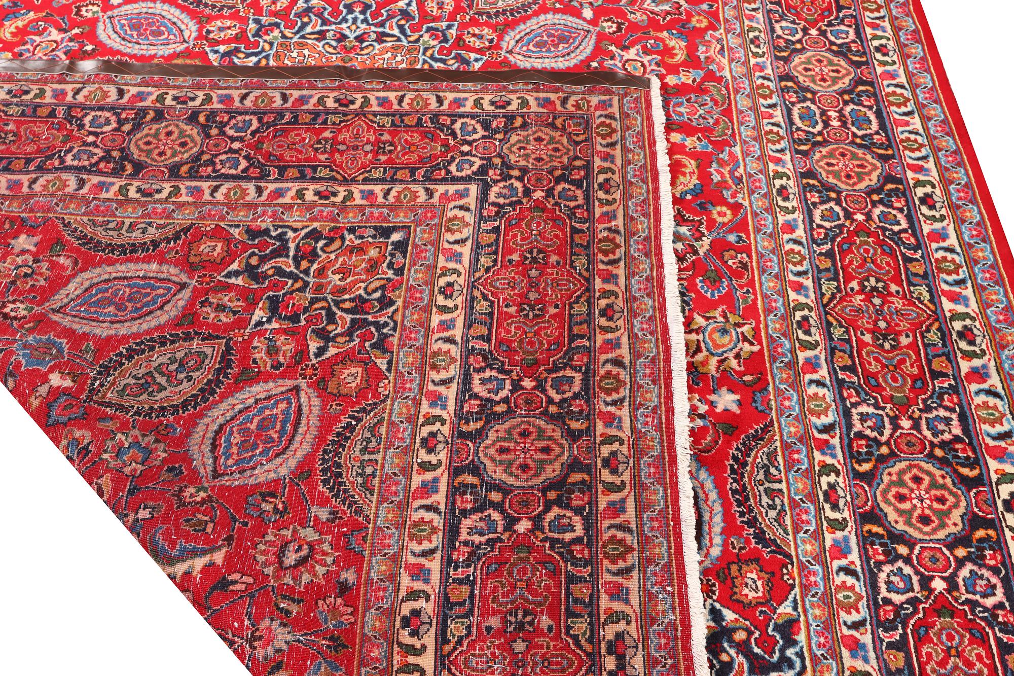 A Keshan carpet, c. 355 x 245 cm.