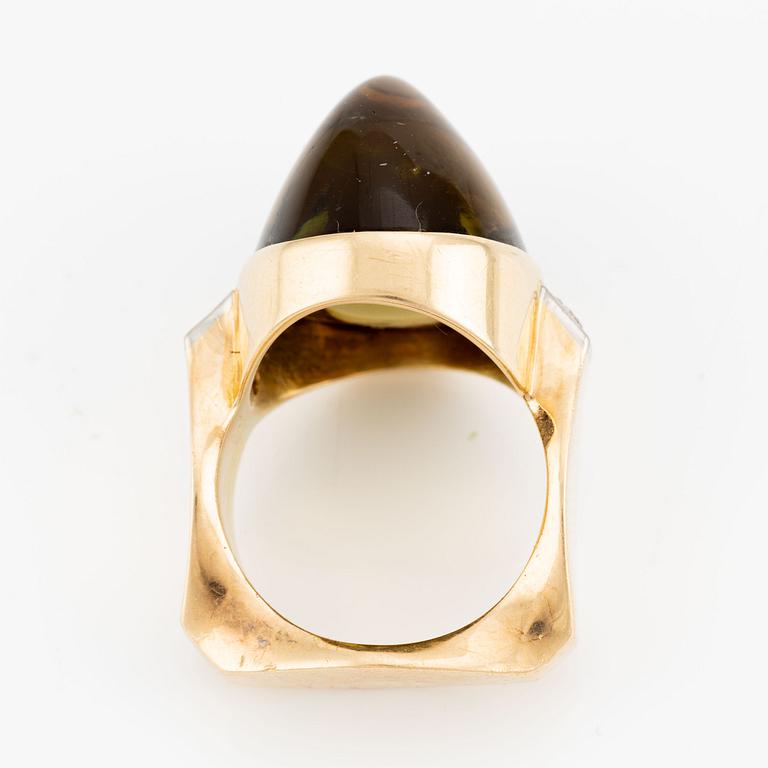 Ring, Hans Scherlund, 18K gold with cabochon-cut tourmaline and brilliant-cut diamonds.