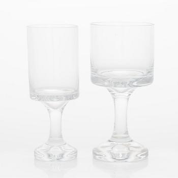 Timo Sarpaneva, dricksglas, 97 st, "Karaatti" för Iittala. I produktion 1983-1987.