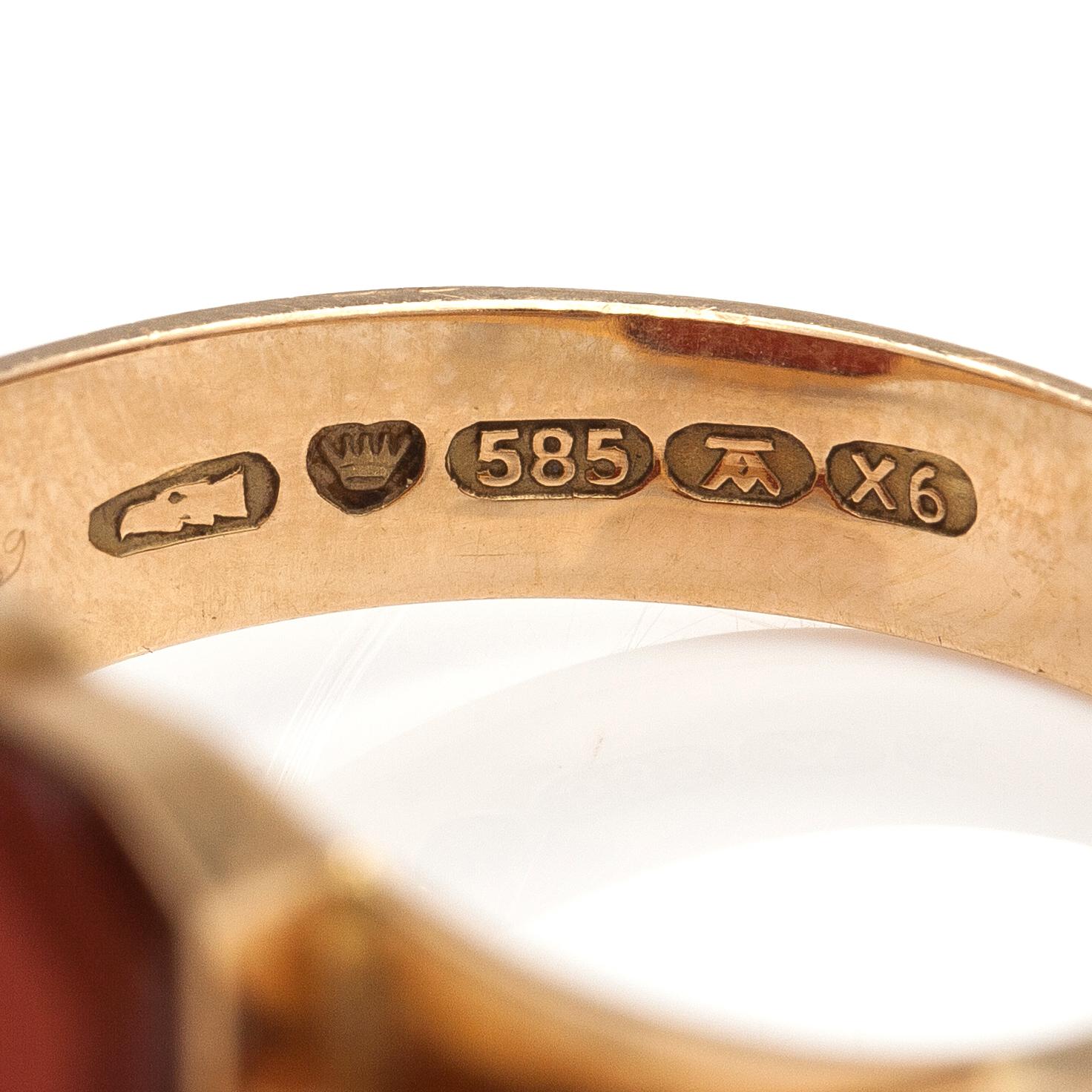 Seal ring, 14K gold, carnelian. Kultateollisuus, Åbo 1951.