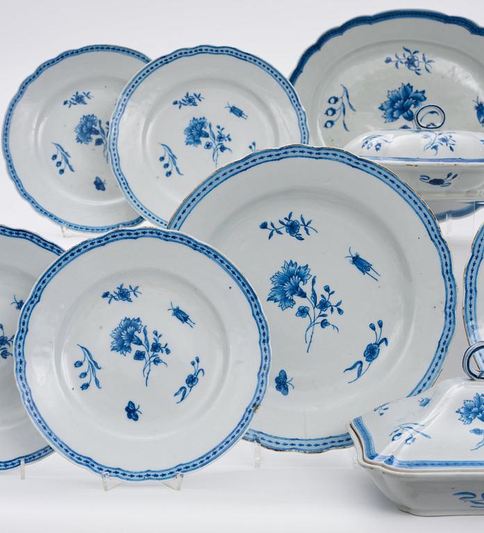 A blue and white dinner service, Qing dynasty, Qianlong (1736-95). (53 pieces).