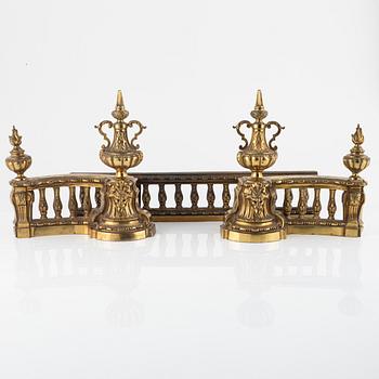 A brass fire grid in three pieces, late 19th century.