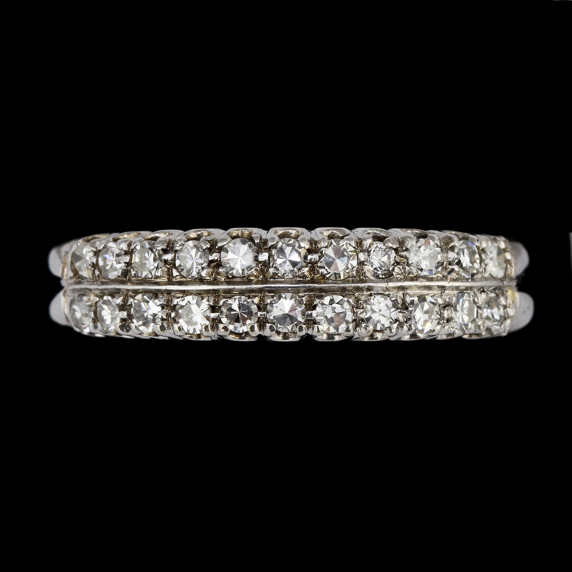 RING, 18k vitguld med 22 briljantslipade diamanter, tot ca 0.50 ct. Vikt 4 g.