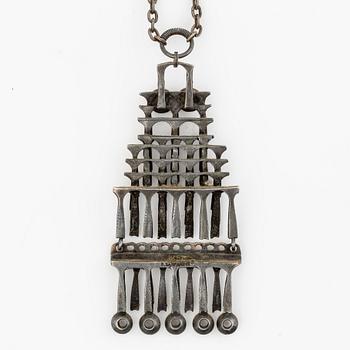 Pentti Sarpaneva, collier, brons.