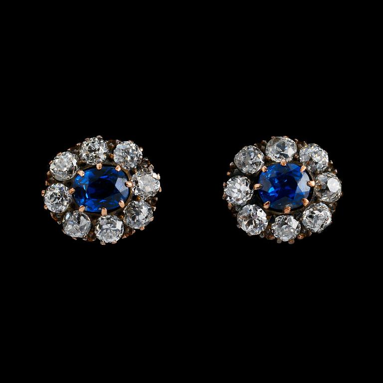 KORVAKORUT, vanhahiontaisia timantteja n. 1.30 ct. Safiireja n. 0.70 ct.