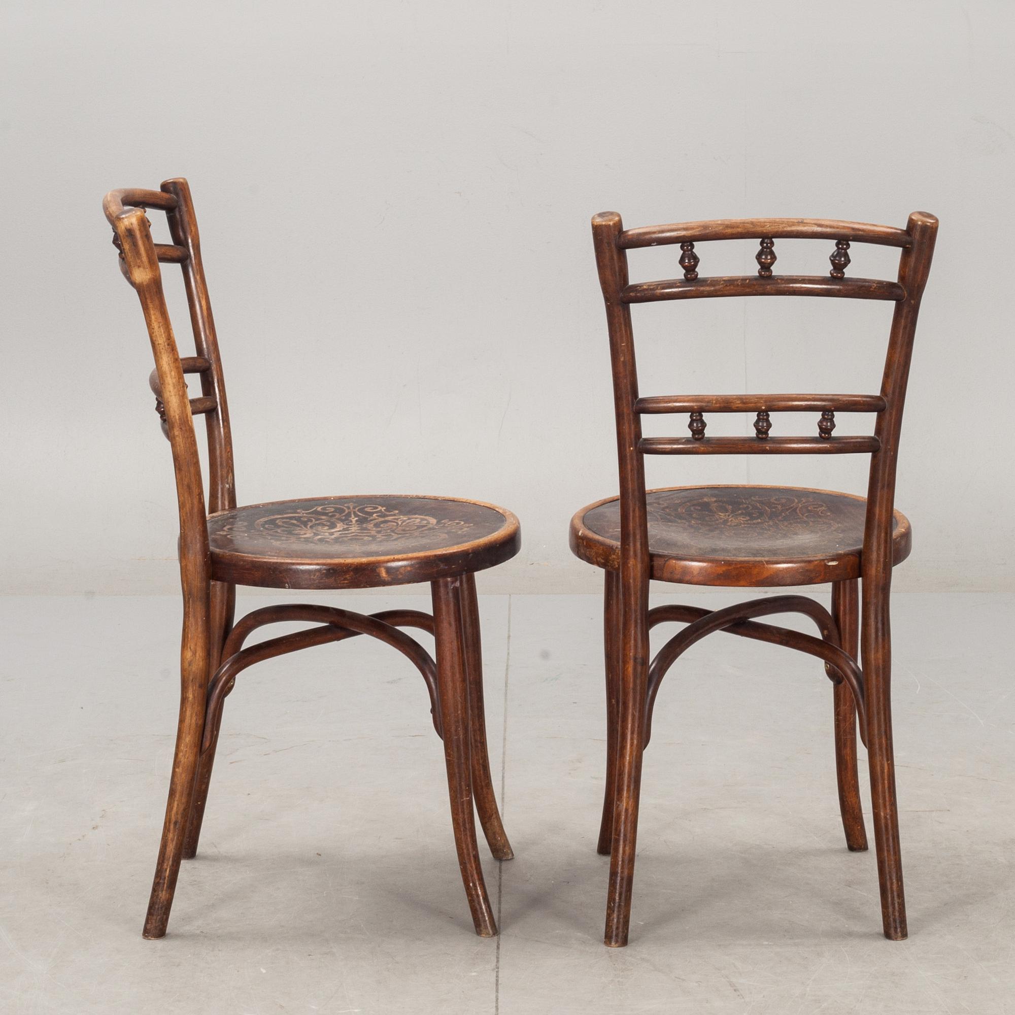 STOLAR, ett par, Thonet, Österrike, stämpelmärkta, 1900-talets första hälft.
