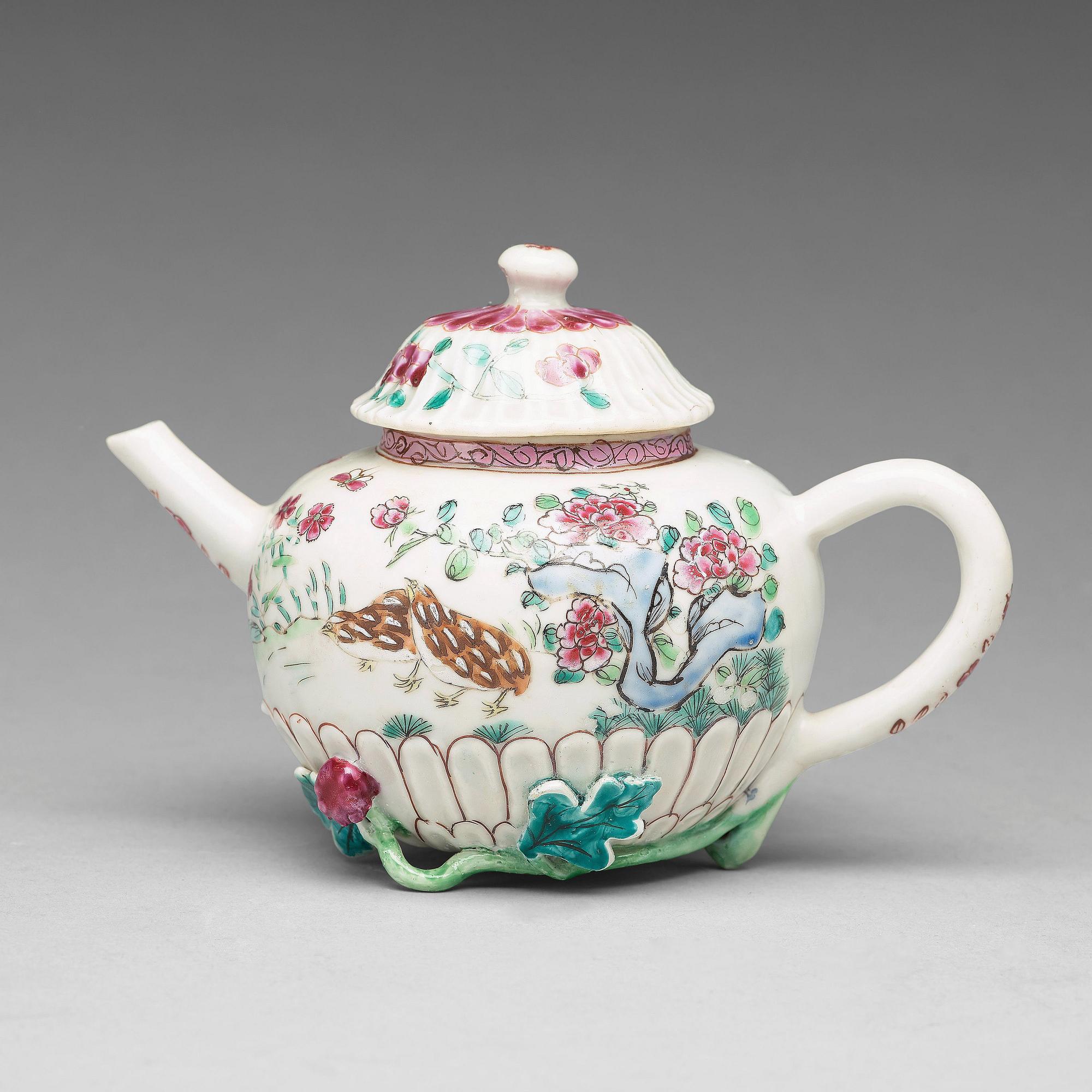 A famille rose tea pot with cover, Qing dynasty, Qianlong (1736-95).