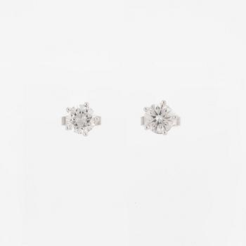 Örhängen 18K vitguld med briljantslipade diamanter.