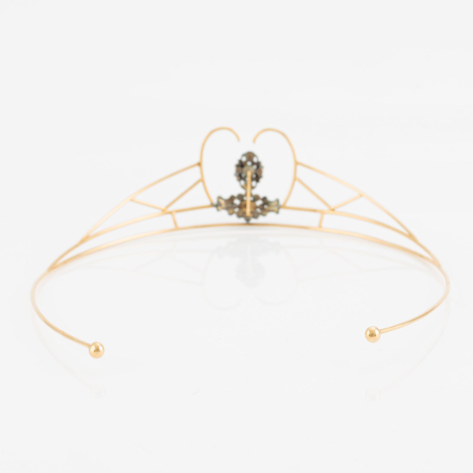 Diadem in 18K gold and silver with rose-cut diamonds.