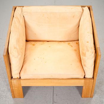 FÅTÖLJ och BORD, trol Tage Poulsen, Danmark, 1900-talets andra hälft.