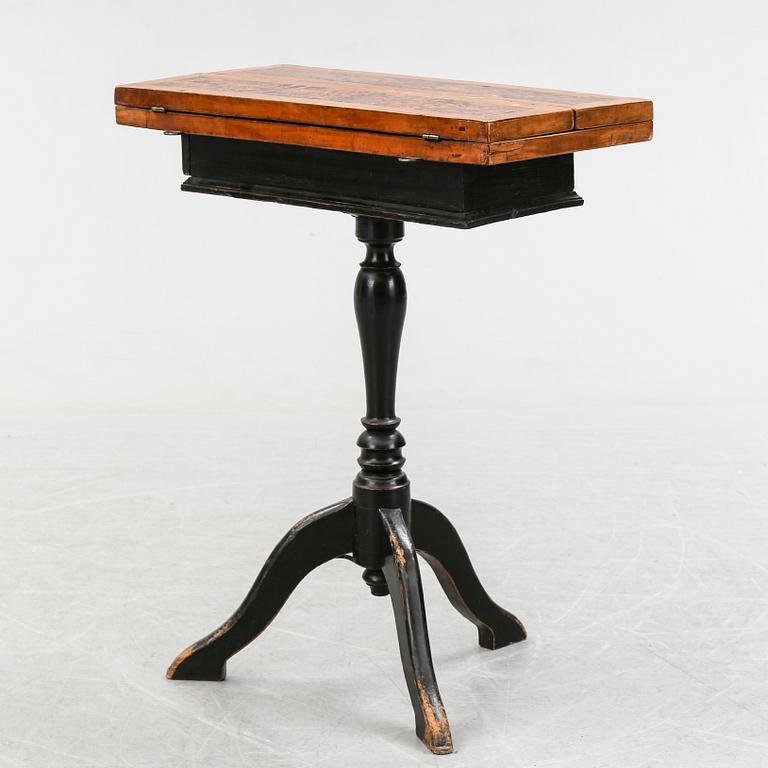 An early 19th century table.