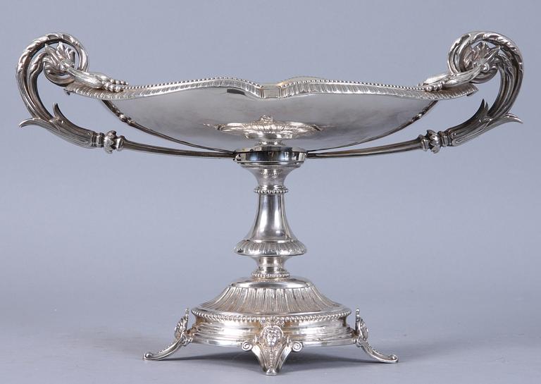 SKÅL PÅ FOT, silver, Jan Biedgunowski Warszawa (1852-65). Silverstämplar Ryssland. ca 650 g.