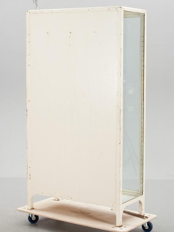 LÄKARSKÅP, 1900-tal.