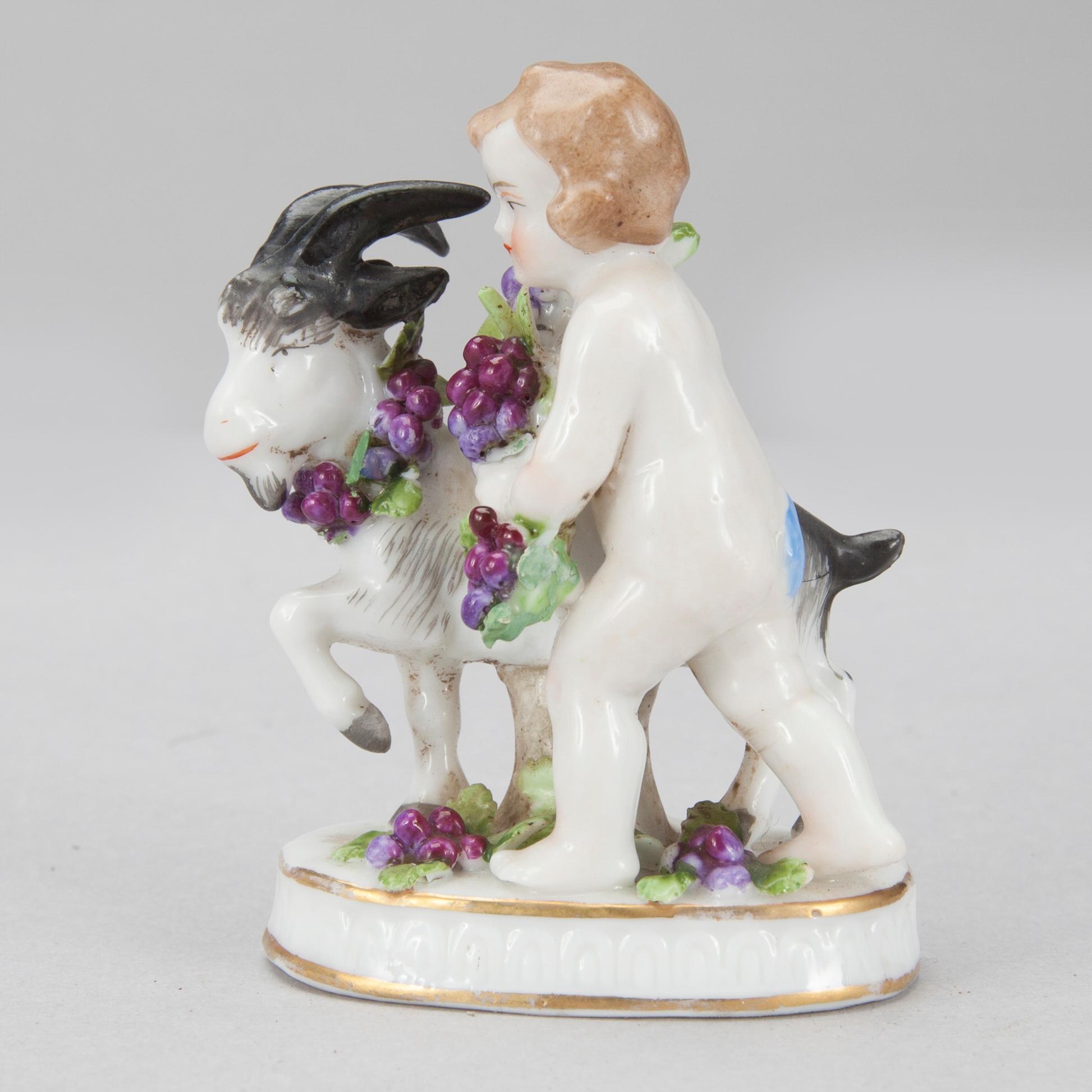 FIGURINER, 2 st, porslin, Mellaneuropa, troligen ca 1900.