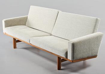 SOFFA, "GE 236", Hans J Wegner, 1900-talets andra hälft.