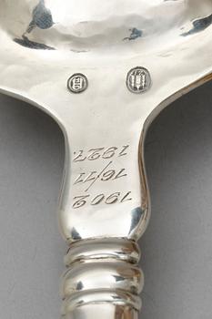 SERVERINGSBESTICK, ett par, silver. Danmark 1927. Tot 210gr.