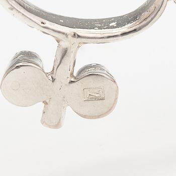 Jorma Laine, A silver necklace. Kultateollisuus, Turku 1967.