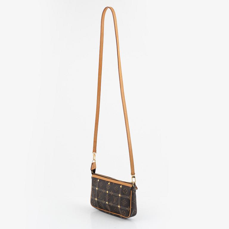 Louis Vuitton, väska, "Monogram Riveting Pochette", 2007.