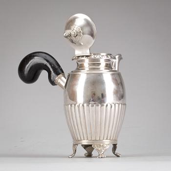 CHOKLADKANNA, silver, empirestil, David Andersen & Comp AB, Stockholm, 1915. Vikt tot 380g.