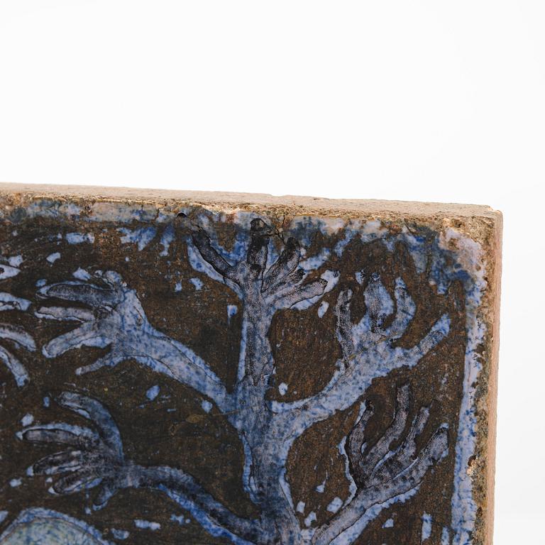 Rut Bryk, reliefi, kivitavaraa, signeerattu Rut Bryk.