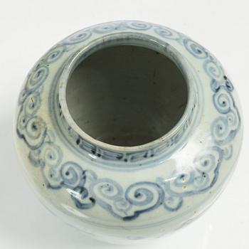 A Chinese blue and white porcelain jar, Ming dynasty (1368-1644).