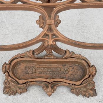 An umbrella stand, Bolinder, circa 1900.